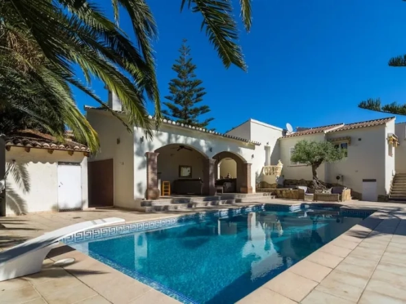 Luxe Vrijstaande Villa met Privézwembad in Moraira