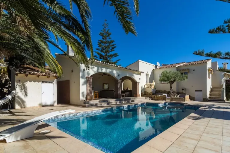 Luxe Vrijstaande Villa met Privézwembad in Moraira