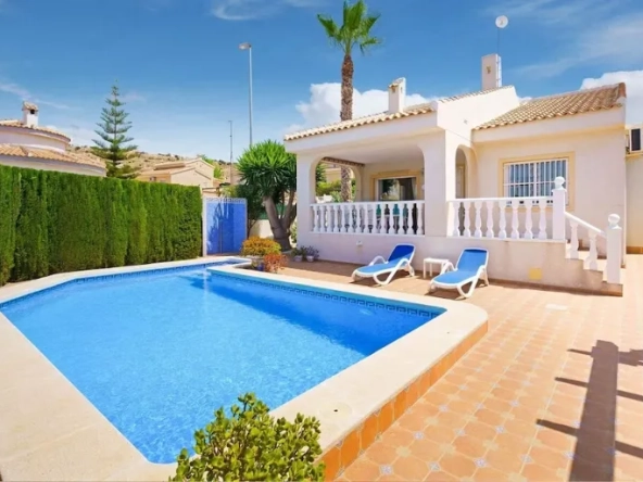 Ontspannen vakantie in Benijófar: Moderne Villa met zwembad!